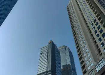 Sisi Gelap Budak Elite di Jalan Jenderal Sudirman Jakarta (Unsplash)