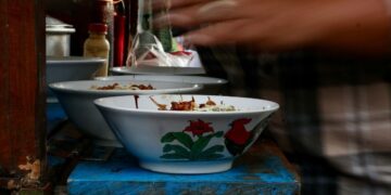 Jangan Samakan Bubur Ayam Jakarta dan Cirebon, Mereka Beda! Mojok.co