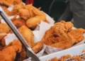 4 Alasan Ayam Goreng Dkriuk Jadi yang Terbaik di Kelasnya, Brand Lain Minggir Dulu! Mojok.co