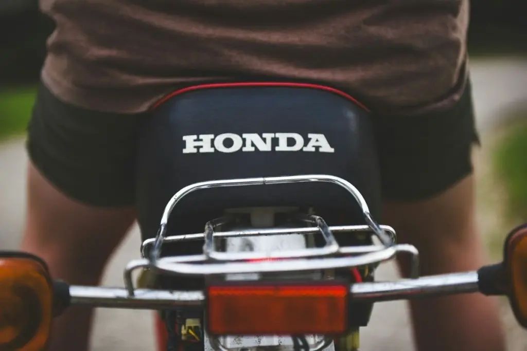 Pengalaman Naik Honda Win 100 di Tanah Rantau Adalah Mimpi Buruk, Hidup Tambah Repot Mojok.co