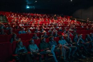 Alasan Saya Senang Nonton Film di Bioskop Sendirian, Lebih Fokus dan Bebas Pilih Film Sesuai Selera