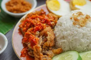 Geprek Olive Fried Chicken, Pilihan Ayam Geprek yang Tak Kalah Favorit dari Bu Rum Jogja