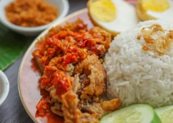 Geprek Olive Fried Chicken, Pilihan Ayam Geprek yang Tak Kalah Favorit dari Bu Rum Jogja Mojok.co