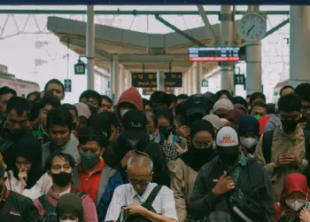 Bagi Tenaga Honorer seperti Saya, Mampu Bertahan di Tengah Negara yang Absurd Adalah Sebuah Pencapaian  Mojok.co