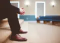 Prinsip Dasar Pelayanan di Kantor Desa: Kalau Bisa Lama, Kenapa Harus Cepat?