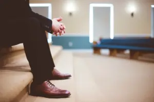 Prinsip Dasar Pelayanan di Kantor Desa: Kalau Bisa Lama, Kenapa Harus Cepat?