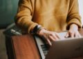Dianggap Nggak Kompeten, Pengalaman Pahit Ibu Rumah Tangga yang Career Gap dan Ingin Kembali ke Dunia Kerja Mojok.co