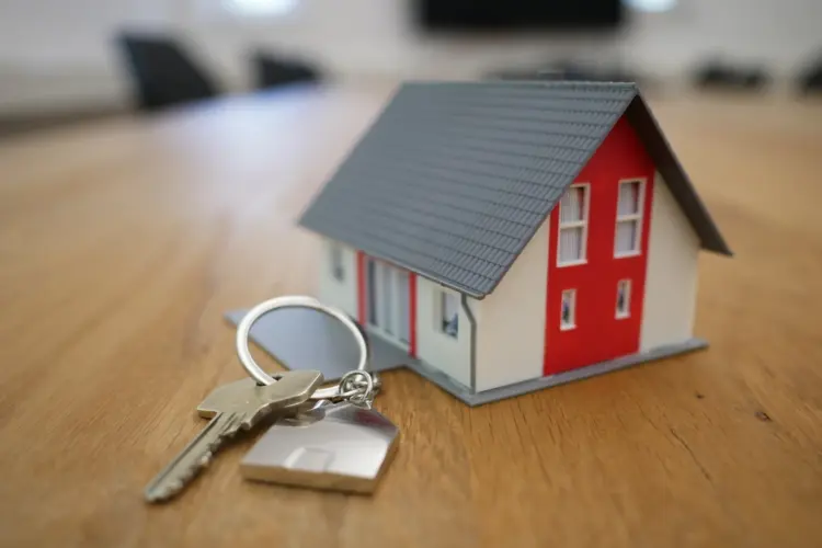 Saat ini, Rumah dan Tanah yang Dianggap sebagai Aset Bernilai Investasi itu hanya Benda Mahal yang Susah Dijual