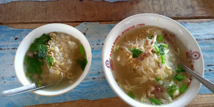 Soto di Jogja adalah solusi terbaik di tanggal tua (Mojok.co/Aly Reza)