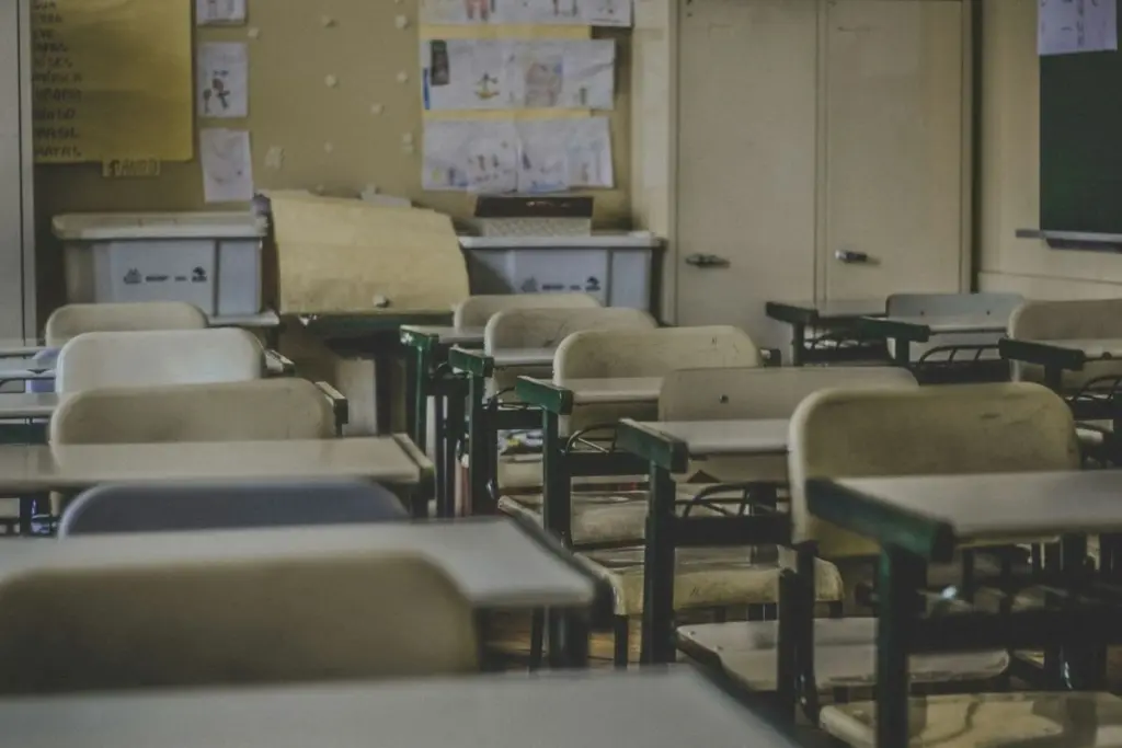 Sekolah Negeri yang Seharusnya Gratis Ternyata Menyimpan Biaya Tersembunyi yang Perlu Ditanggung Ortu Mojok.co