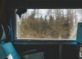 Penumpang yang Beli 2 Kursi Kereta Ekonomi PSO demi Bisa Selonjoran Adalah Orang yang Maruk dan Egois Mojok.co