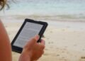 Alasan buku fisik tidak akan lenyap hanya karena buku digital merajalela Mojok.co