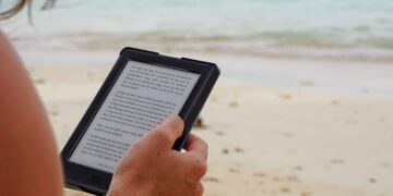 Alasan buku fisik tidak akan lenyap hanya karena buku digital merajalela Mojok.co