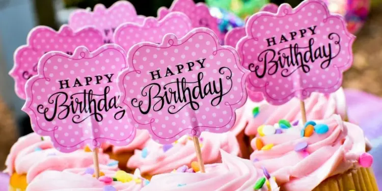 Kecewa pada teman yang tidak mengucapkan selamat ulang tahun, saya jadi belajar tidak berekspektasi pada manusia Mojok.co