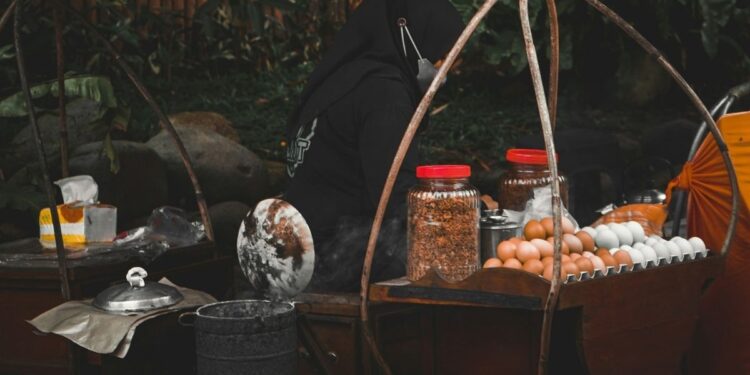 Pengakuan orang Semarang, lidah Jawa saya menyerah pada kuliner Jakarta yang nggak bikin selera Mojok.co