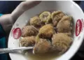 4 kesalahan pembeli saat menyantap cuanki yang membuat rasanya kurang nikmat Mojok.co