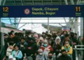 4 taktik menaklukan Stasiun Manggarai saat jam padat, tempat paling kacau se-Jakarta Mojok