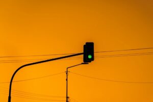 Simpang Tuwowo Surabaya pantas dijuluki lampu merah paling semrawut, kalahkan lampu merah Pegirian 