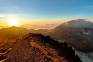Kecewa dengan kebiasaan dagel di Lembata NTT, memang bikin guyub, tapi amat membebani secara tenaga dan materi