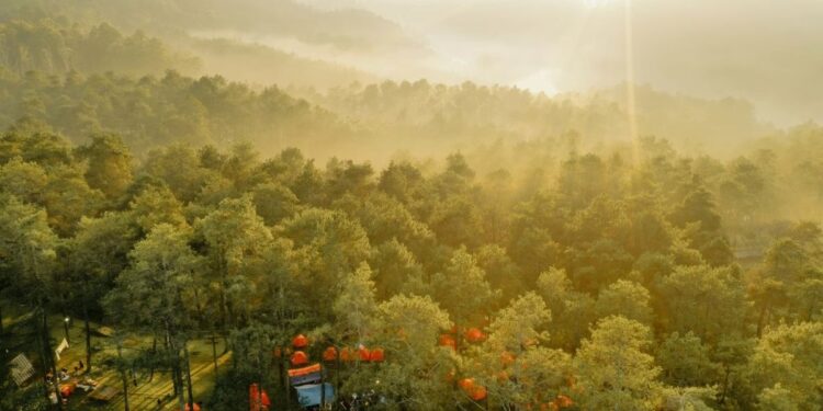 Akal-akalan pemandu yang bikin liburan di Lembang Bandung berakhir kecewa Mojok.co