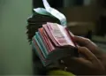 Pertemukan dengan duit Rp100 miliar, saya akan bangun usaha kue, laundry kiloan, dan toko buku Mojok.co
