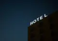 Trauma menginap di hotel murah Cikarang yang lebih cocok jadi tempat uji nyali daripada tempat bermalam Mojok.co