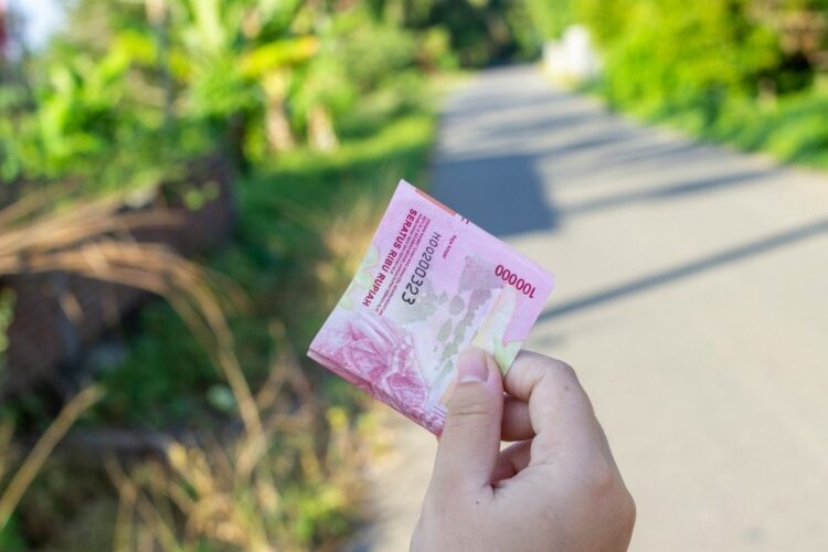 Andai dapat rejeki nomplok Rp100 miliar, saya mau bangun sekolah yang kesejahteraan gurunya terjamin Mojok.co