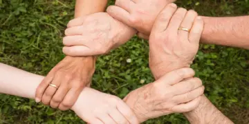 Malang pernah terkenal dengan solidaritas masyarakatnya yang tinggi. sayang, solidaritas itu kini bisa dengan mudah dibeli
