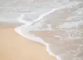 Pantai Semilir Tuban, Tetap Menawan di Tengah Kepungan Industri