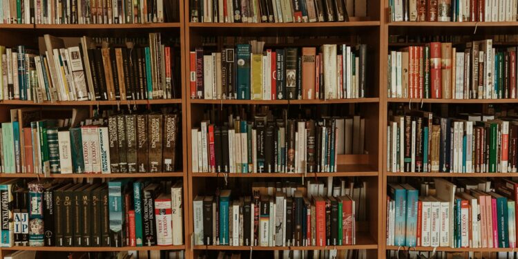 Perpustakaan Kota Batu salah satu tempat terbaik di kota ini, sayang belum banyak orang yang tahu dan mengunjunginya Mojok.co