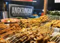 30 menit ngopi di angkringan, puluhan info bawah tanah saya dapat (Shutterstock)