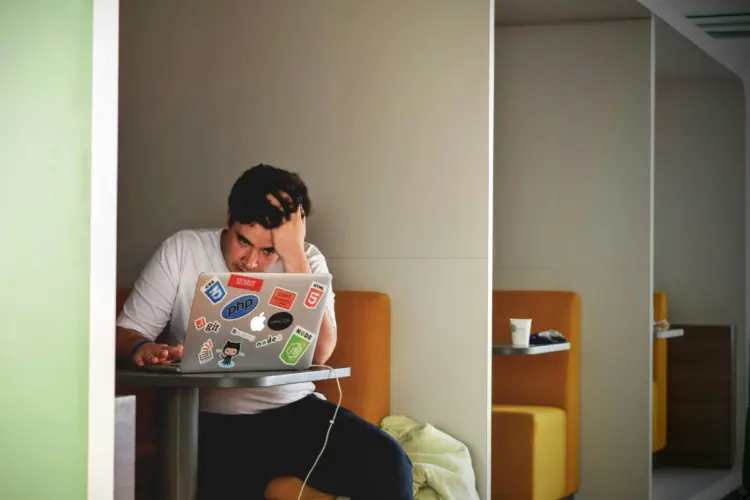 Gen Z lanjut S2 bukan karena ambisi, tapi patah hati (Unsplash)