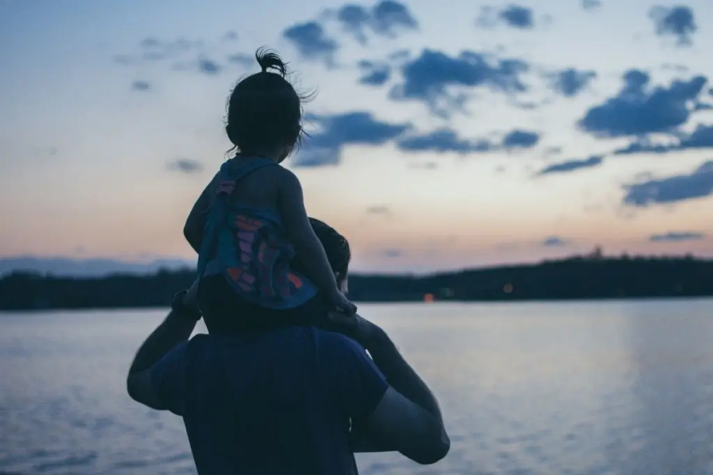 Anak pertama perempuan, peran yang paling melelahkan di dunia setelah jadi ibu Mojok.co