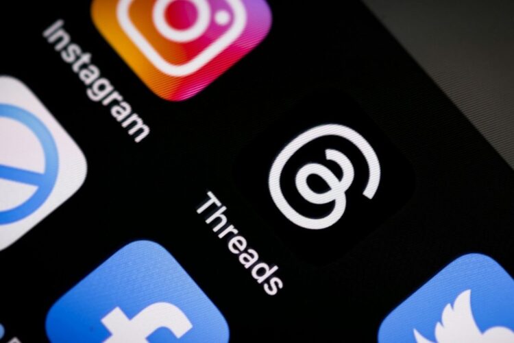 4 jasa yang nggak pernah kepikiran bakal ada, tapi saya temukan di Threads Mojok.co