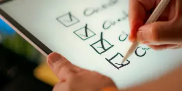 Akal-akalan loker isi survei dan nonton iklan online, menyedot banyak kuota, tapi hasilnya cuma cukup buat beli es teh Mojok.co