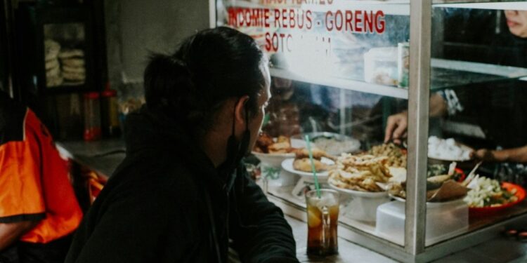 Warung Tacibay adalah jawaban ketika mahasiswa Malang memasuki tanggal tua Mojok.co