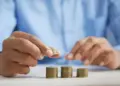 Orang dengan upah minimum seperti saya juga berhak self reward kecil-kecilan tanpa merasa bersalah, semua demi menjaga kewarasan Mojok.co