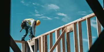 Pengalaman membangun rumah di desa, mahal di mental karena ada saja konfliknya Mojok.co