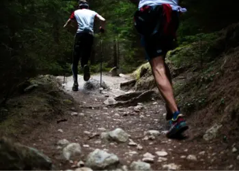 Pengalaman ikut trail run, olahraga yang dahulu saya anggap aneh, tapi akhirnya ketagihan juga Mojok.co