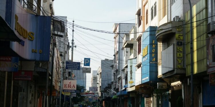 Setahun merantau di Medan membuat saya bersyukur akhirnya bisa pulang ke Surabaya Mojok.co