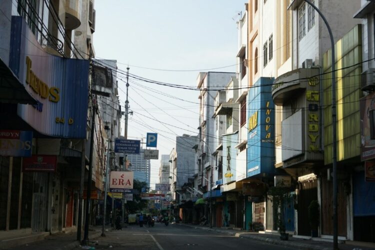 Setahun merantau di Medan membuat saya bersyukur akhirnya bisa pulang ke Surabaya Mojok.co