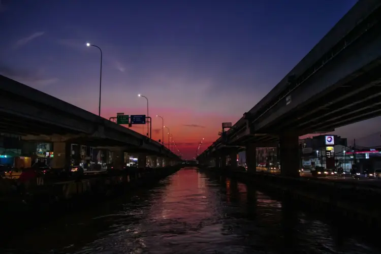 Kerja di Bekasi nggak bikin cepat kaya, justru bikin saya capek dan kangen kampung halaman