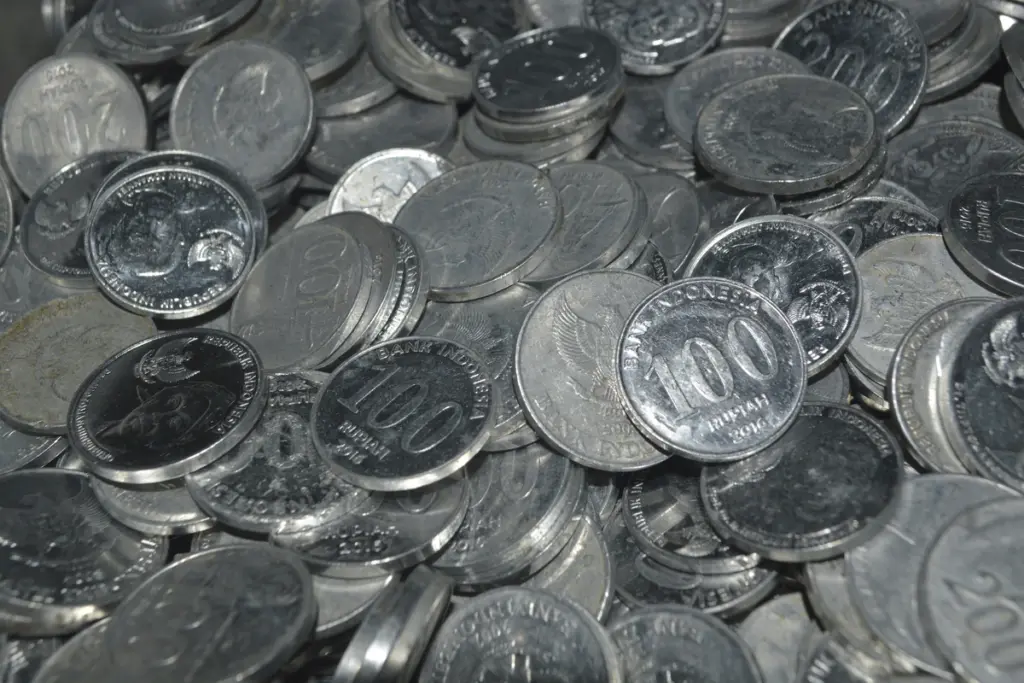 Di kala ekonomi yang sulit ini, bisnis nasi bungkus 7 ribu malah cuan selangit