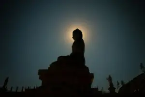 Pengalaman saya hidup sebagai buddhis di Indonesia, lelah menjelaskan penganut Buddha bukanlah penyembah patung Mojok.co