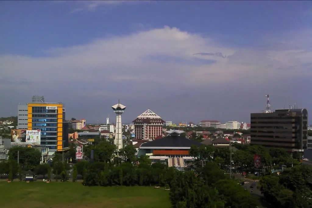 6 hal “aneh” CFD Simpang Lima Semarang yang membuatnya menarik untuk didatangi Mojok