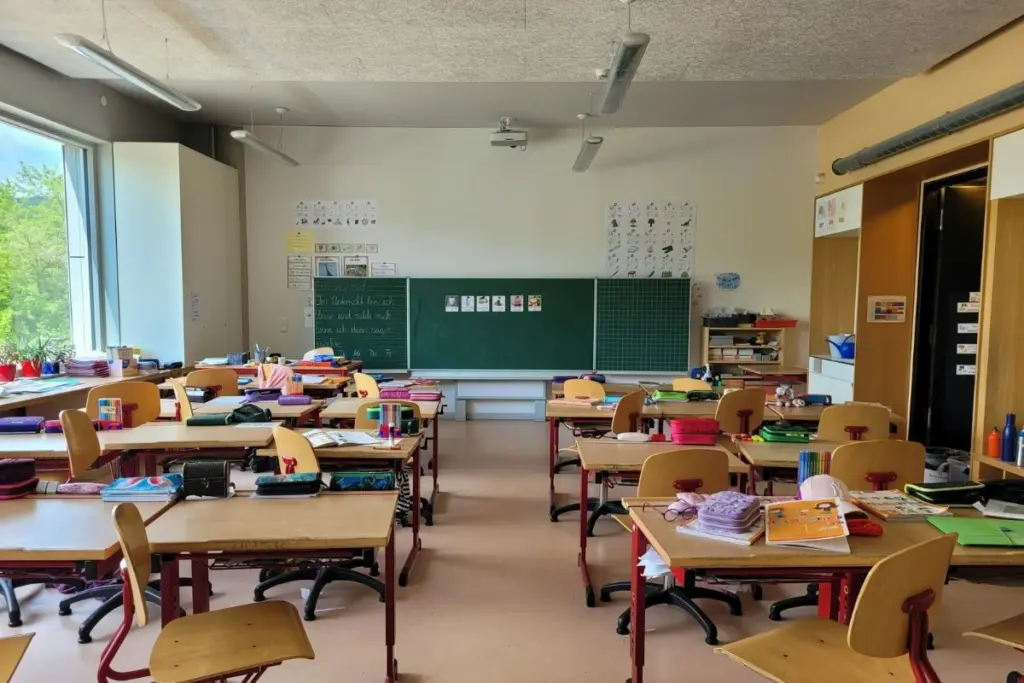 4 tabiat mahasiswa pendidikan saat PPL yang bikin guru sekolah jengkel Mojok.co