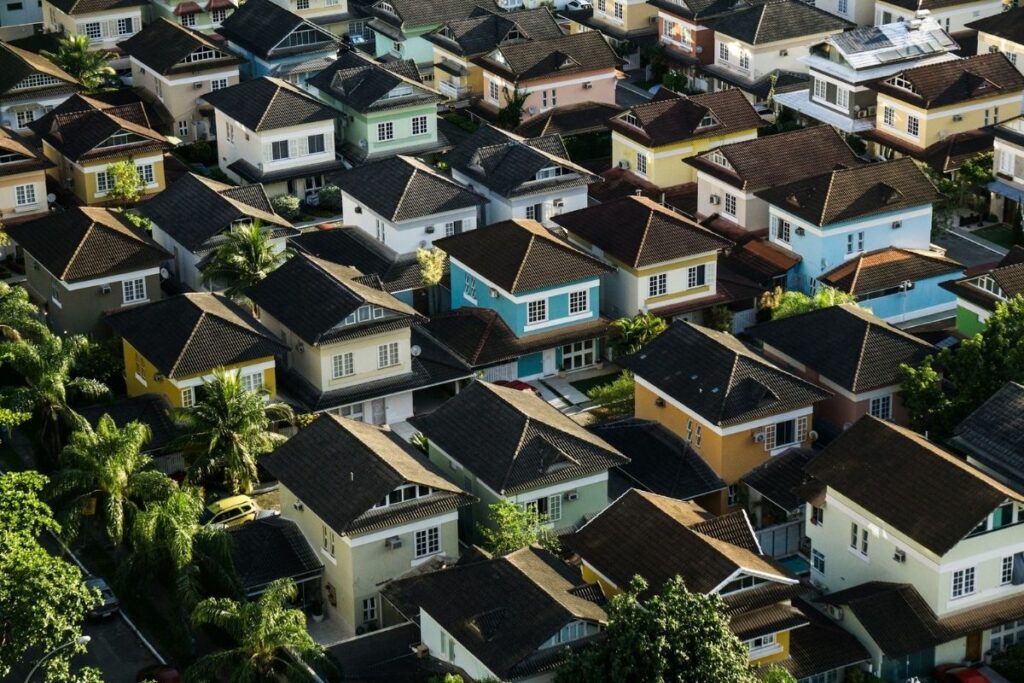 Tinggal di rumah mertua murah secara biaya, tapi mahal secara mental karena terlalu banyak dinamikanya Mojok.co
