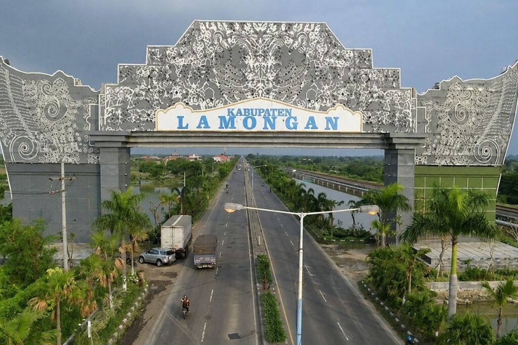 Setelah merantau ke Malang dan Jogja, saya baru sadar hal penting yang tidak dimiliki Lamongan Mojok.co