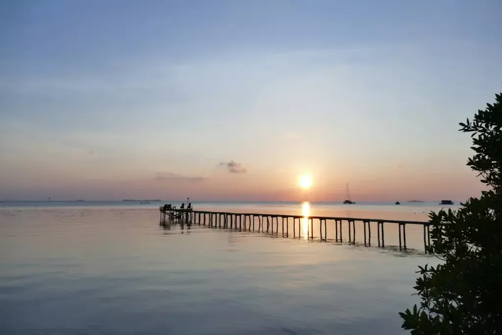 Jasa open trip, cara paling mudah agar liburan kalian nggak perlu ribet, tinggal bawa badan sehat, hati semangat, dan dompet yang berat