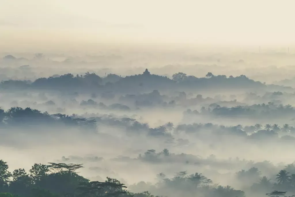 Alasan saya, warga Klaten yang memilih kuliah di Magelang, bukan Jogja atau Solo, pilihan utama warga Kota Bersinar